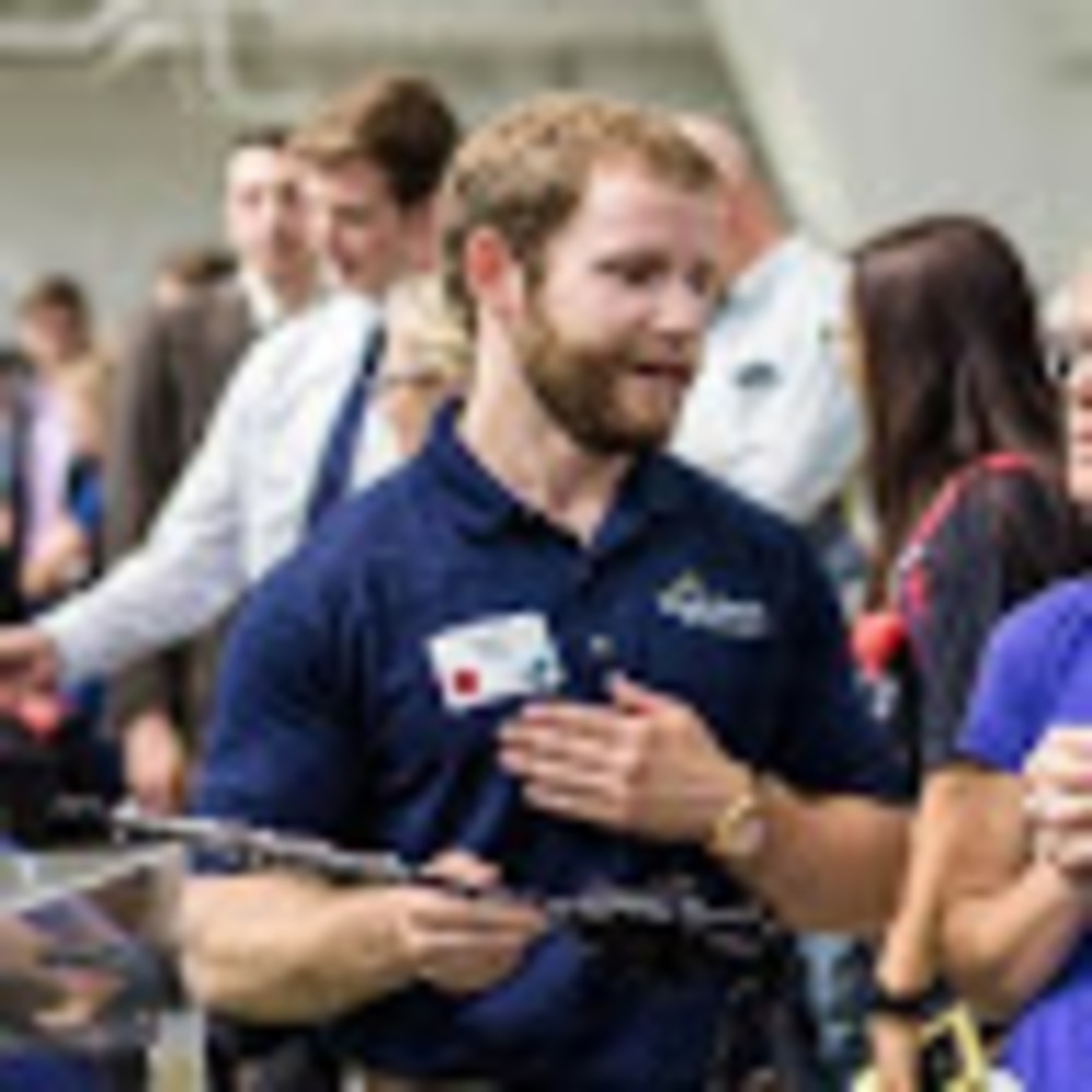 Meet your Posher, Pierce